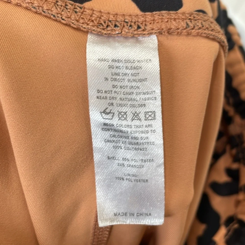 Cheetah Print Workout Set - Picture 6 of 9